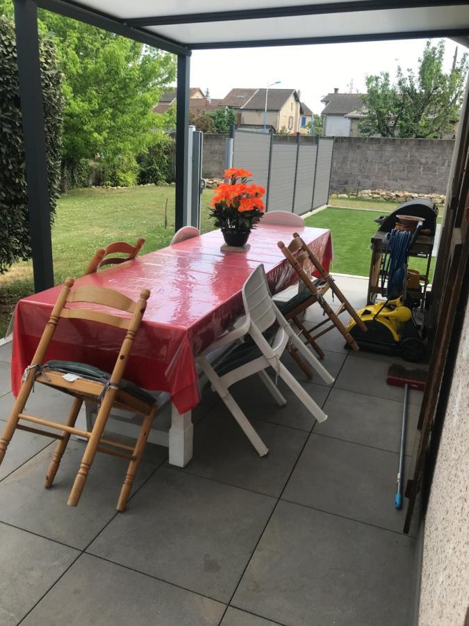 Puy-Guillaume Maison Conviviale מראה חיצוני תמונה